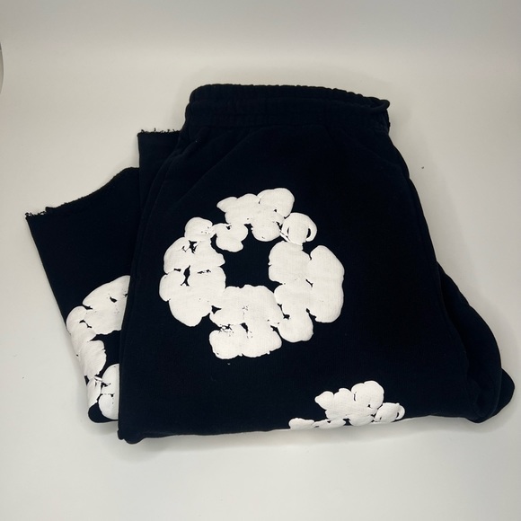 Denim Tears Sweatpants. Black cotton wreath sweatpants - Picture 4 of 6